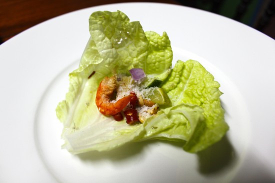 A single leaf of Miang Kam