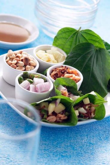 Miang Kam using Betel Leaf