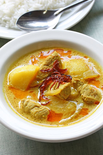 Yellow Chicken Curry - Kaeng Kari